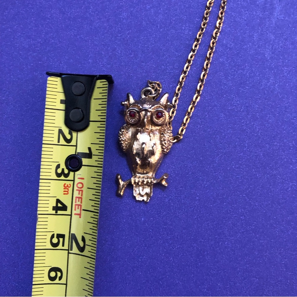 Lovely Little Vintage Owl with red eyes with glasses that move up and down. - Picture 8 of 9
